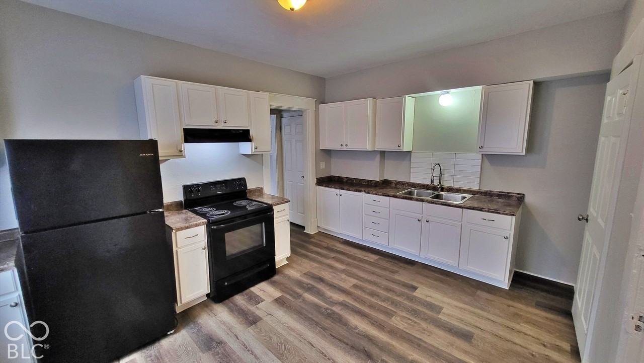856 N Tacoma Ave - Photo 6 of 19
