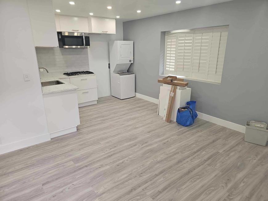 9436 Glade Ave - Photo 5 of 10