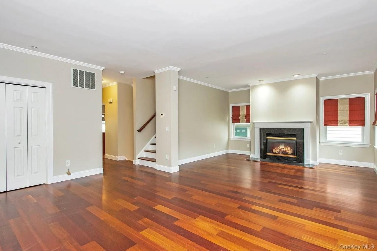 278 Church St - Photo 4 of 33