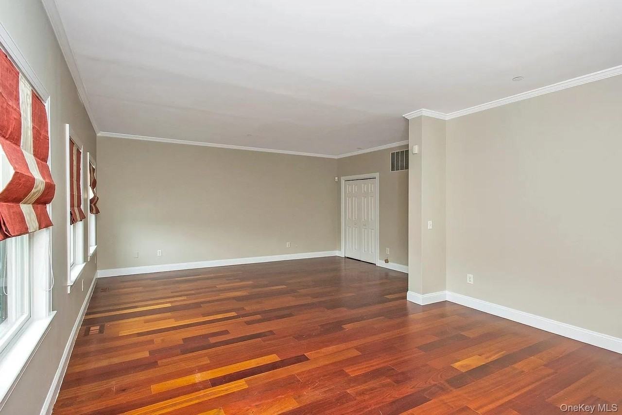 278 Church St - Photo 5 of 33