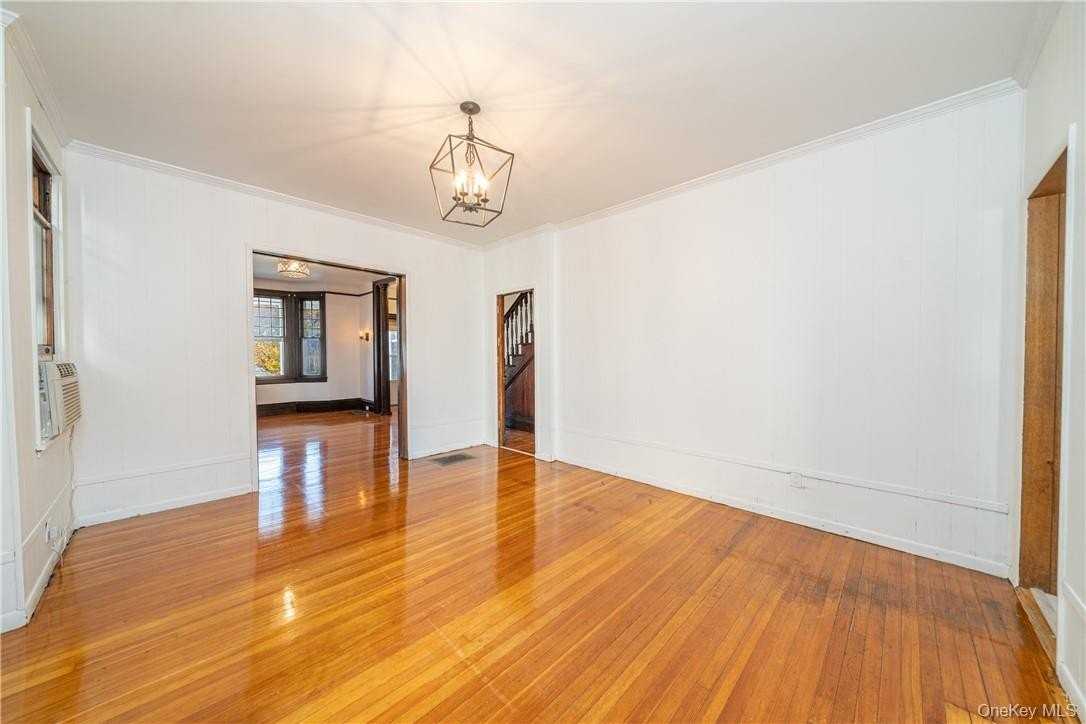 71 Rossmore Ave - Photo 6 of 34