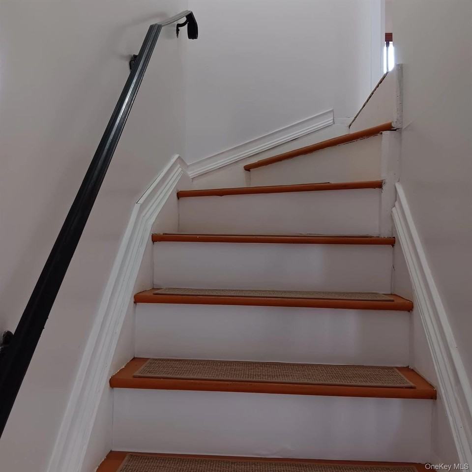200 Hilton Ave #30 - Photo 6 of 34
