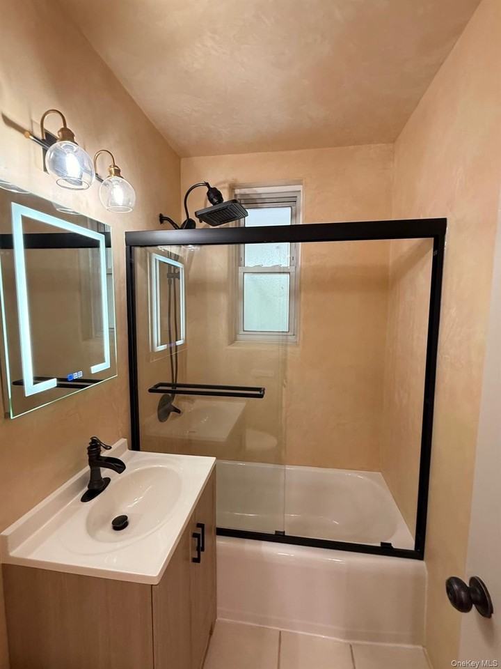 1133 Midland Ave #1B - Photo 7 of 11