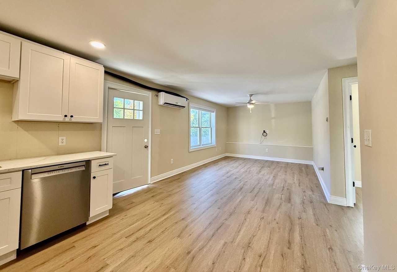 61 South St - Photo 3 of 9