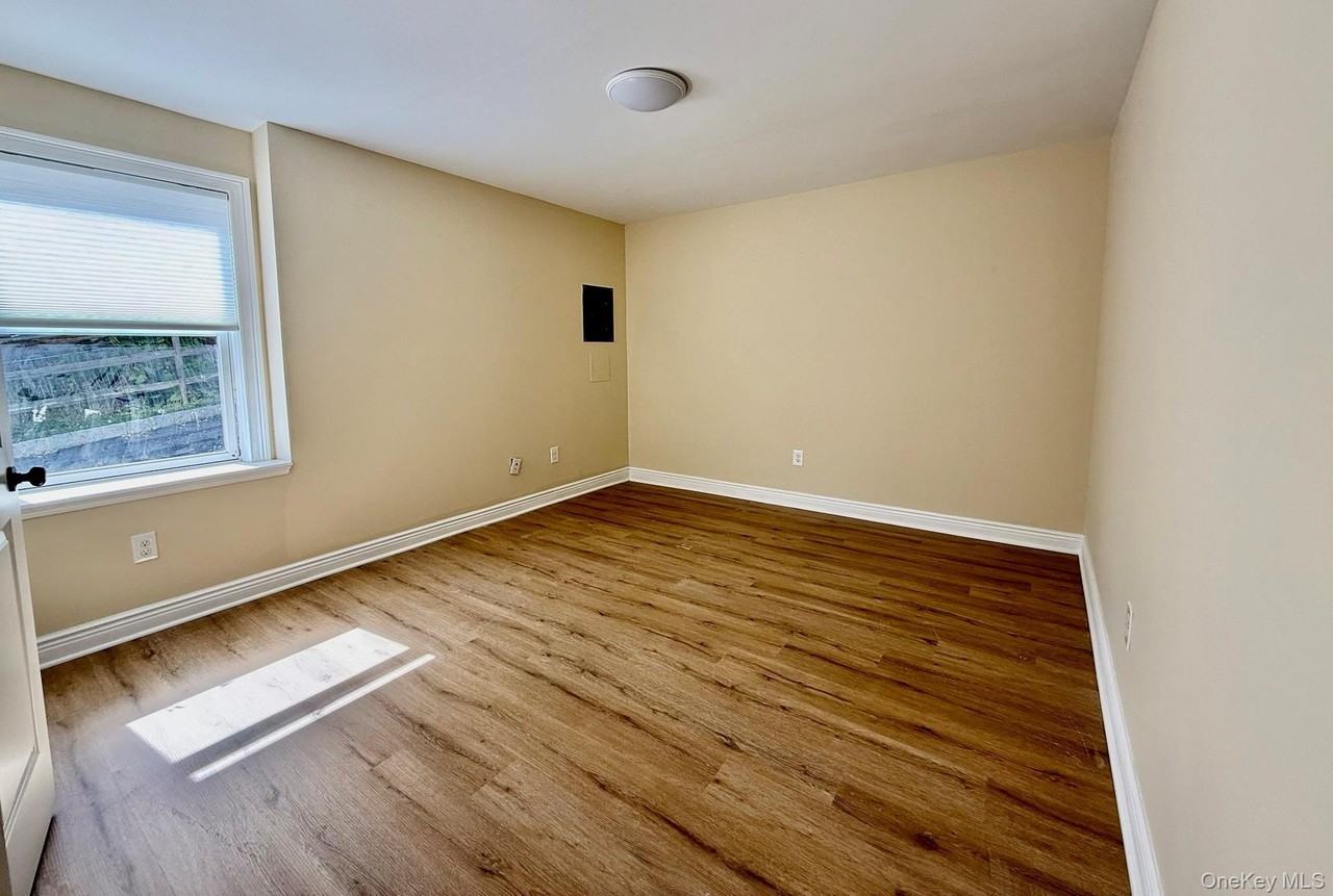 61 South St - Photo 5 of 9