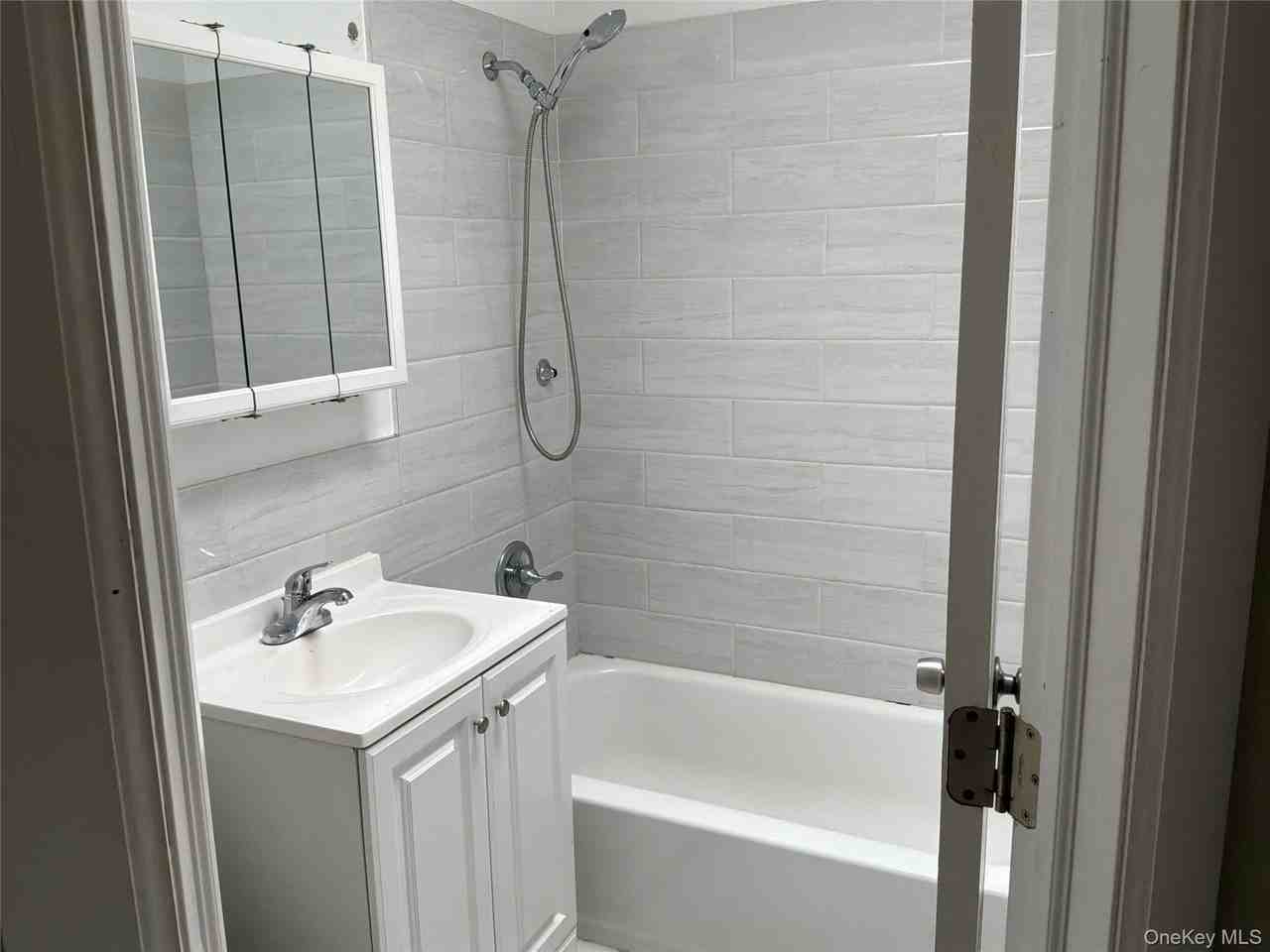 1020 E 213th St - Photo 4 of 4