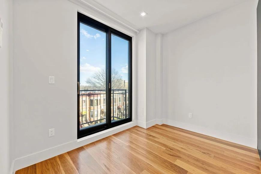 948 New York Ave - Photo 5 of 8