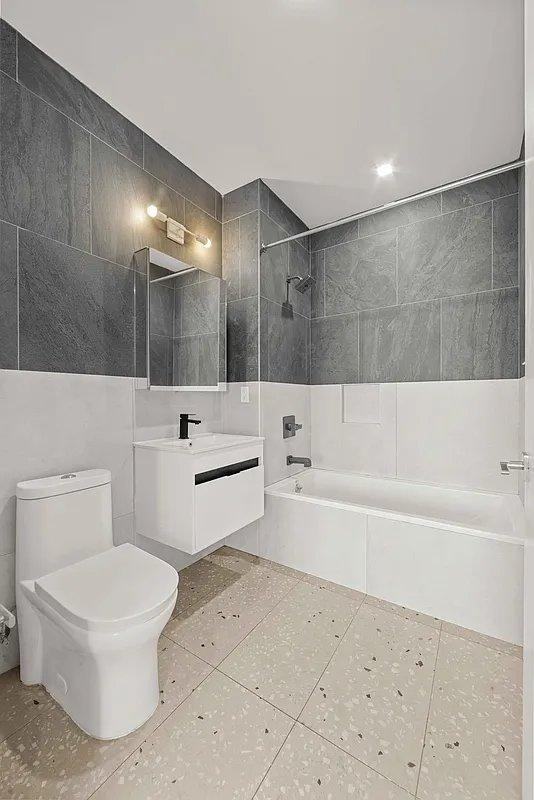 948 New York Ave - Photo 7 of 8
