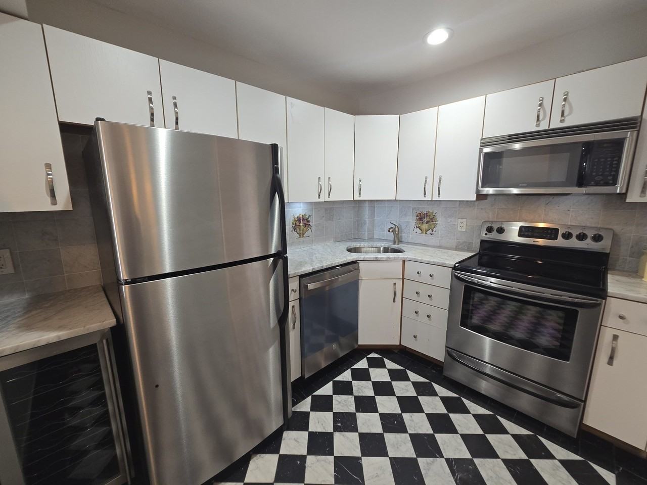 500 Washington St #409 - Photo 7 of 40