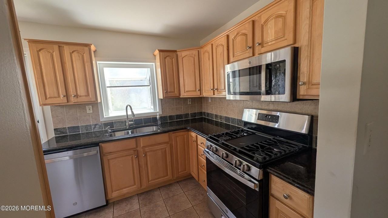 13 Fairview Ln - Photo 3 of 24