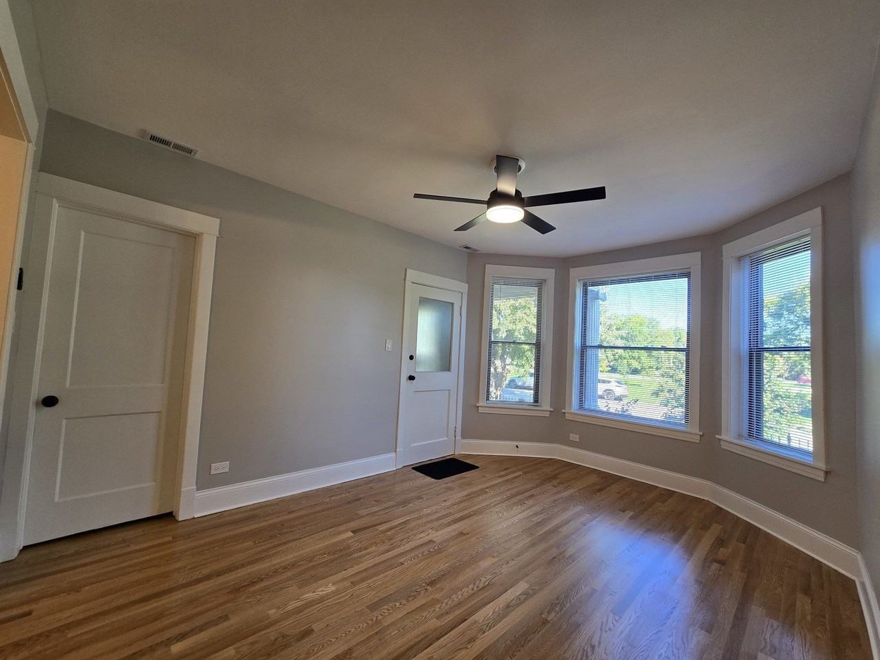 876 N Sacramento Blvd #1 - Photo 3 of 19