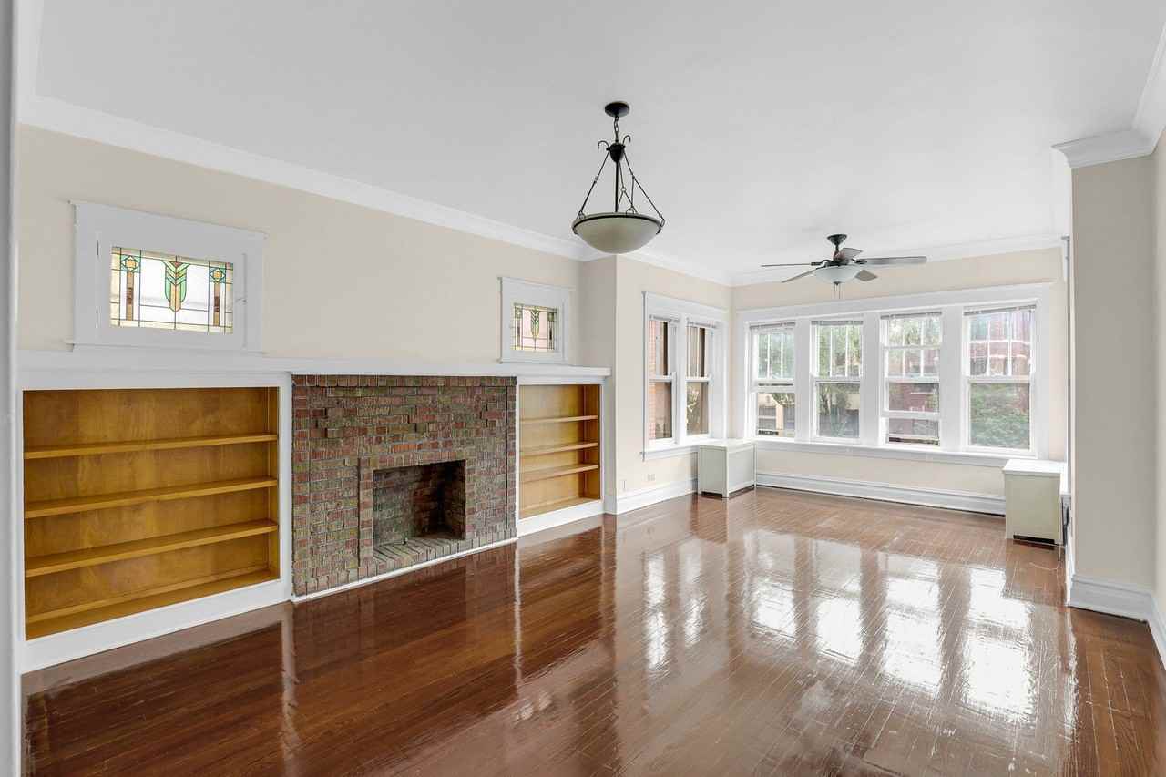 5814 N Winthrop Ave #2 - Photo 4 of 23