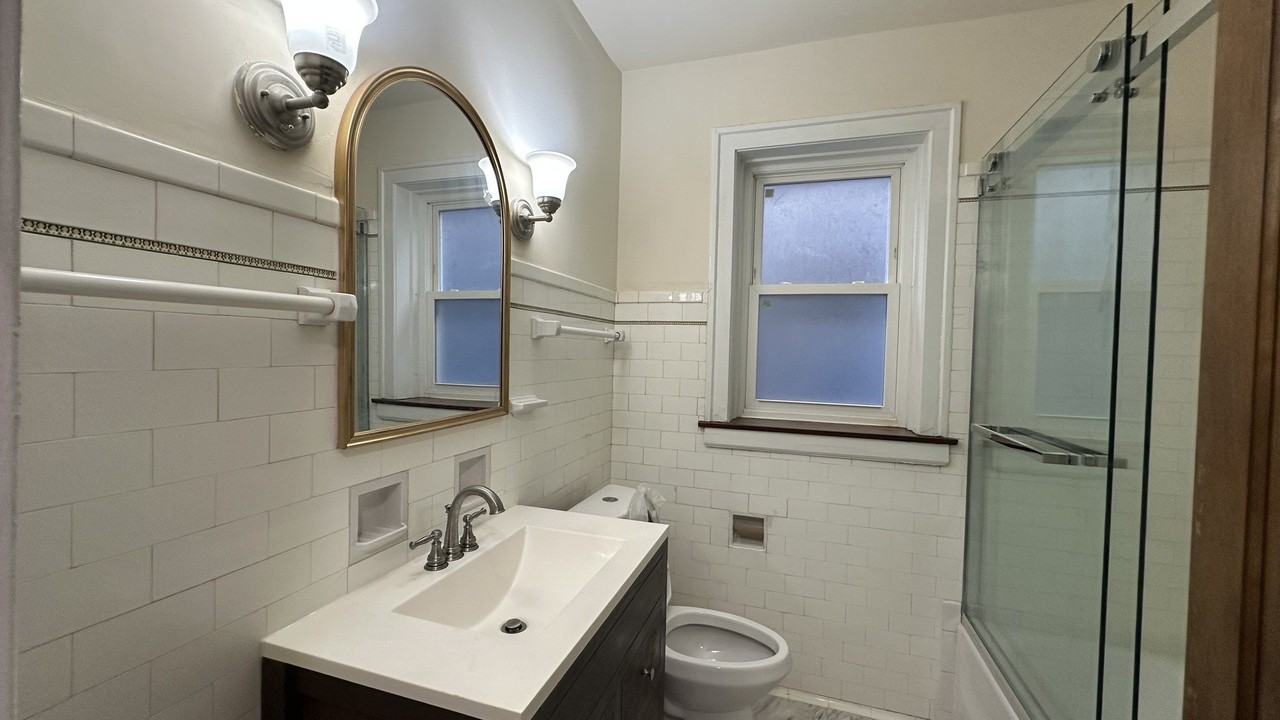 5530 N Artesian Ave #2 - Photo 7 of 16