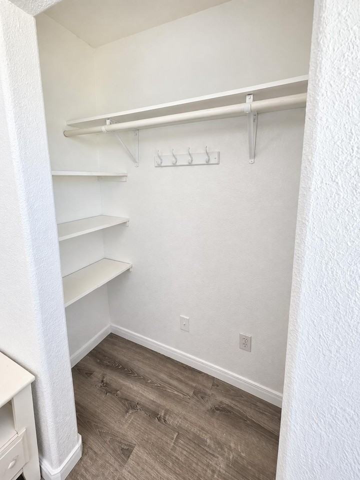 Dallas Pl - Photo 6 of 6