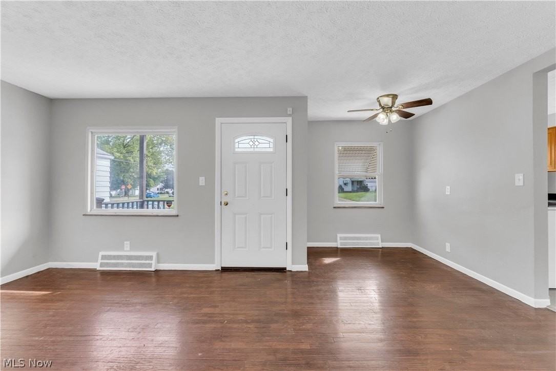 4992 Claremont Blvd - Photo 3 of 22