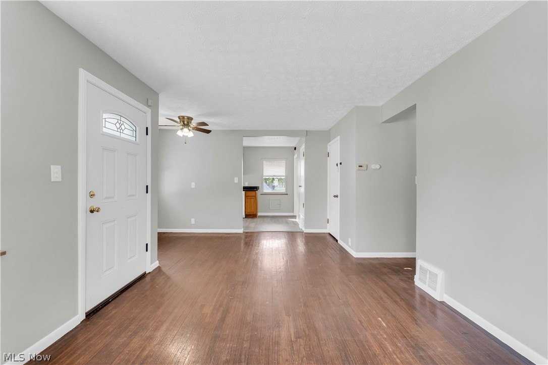 4992 Claremont Blvd - Photo 4 of 22