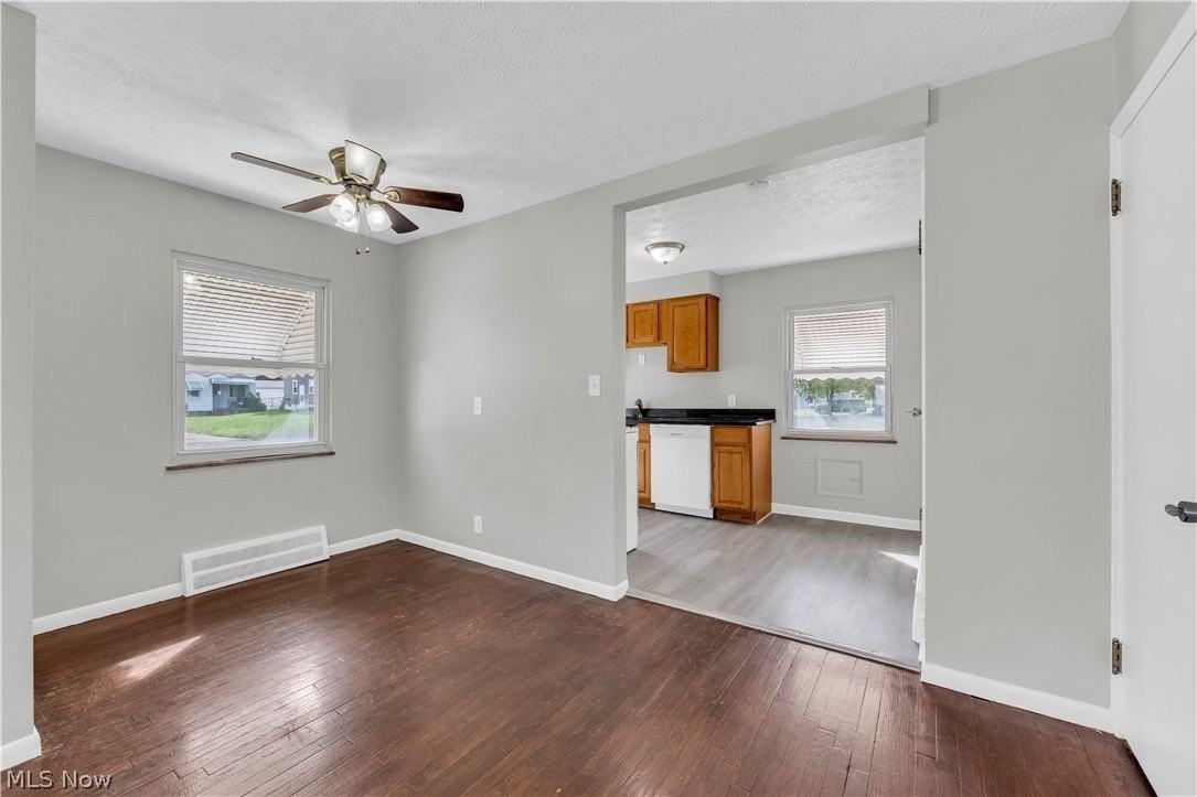 4992 Claremont Blvd - Photo 5 of 22