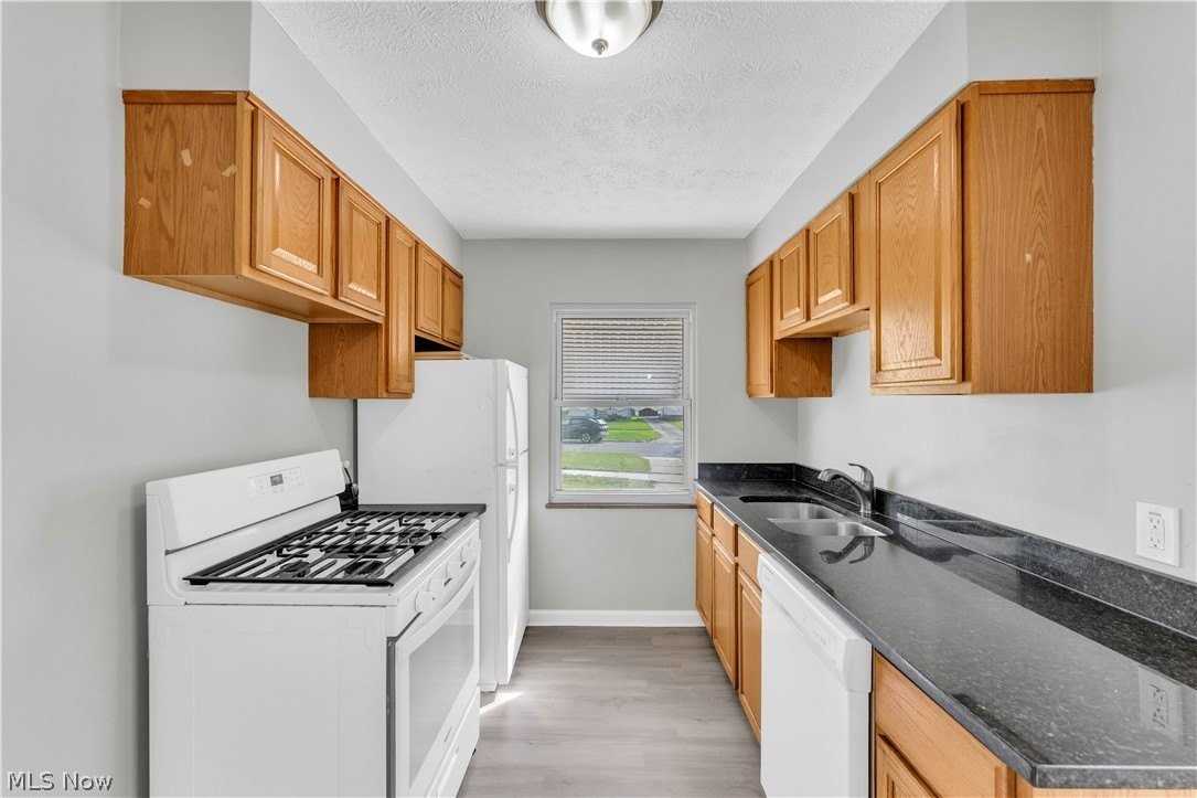 4992 Claremont Blvd - Photo 7 of 22