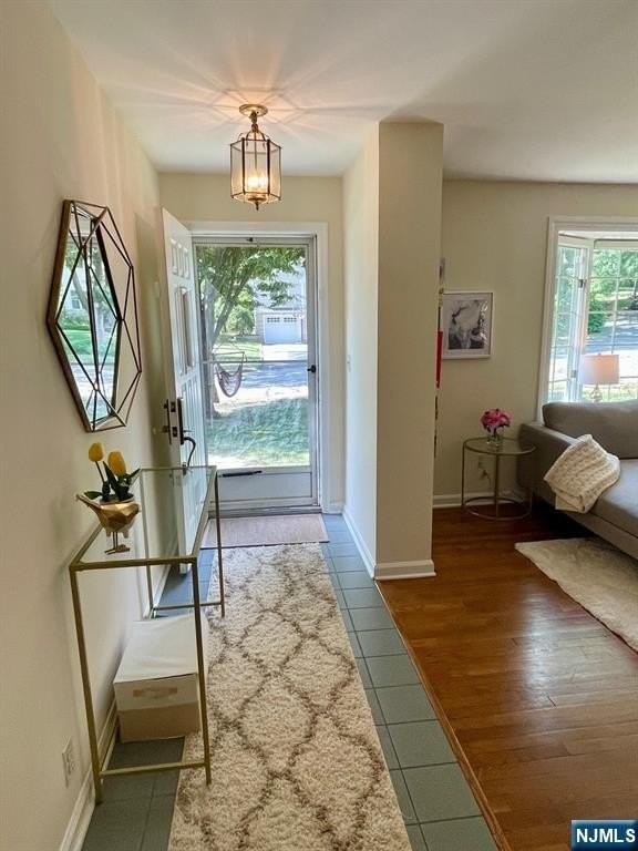 27 Greenway Ct - Photo 3 of 15