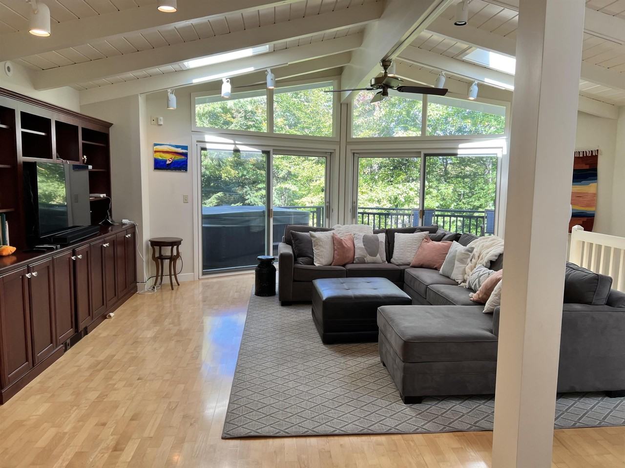 14 Upper Bay Rd - Photo 2 of 14