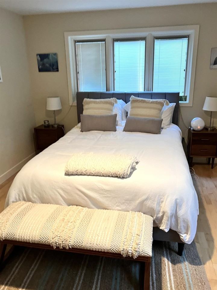 14 Upper Bay Rd - Photo 4 of 14