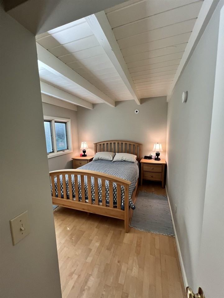 14 Upper Bay Rd - Photo 6 of 14