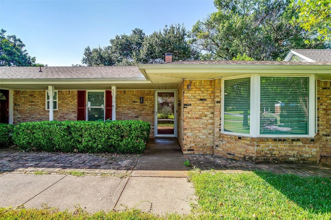 1706 Larkspur Dr - Photo 3 of 33