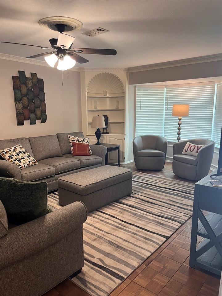 1706 Larkspur Dr - Photo 5 of 33