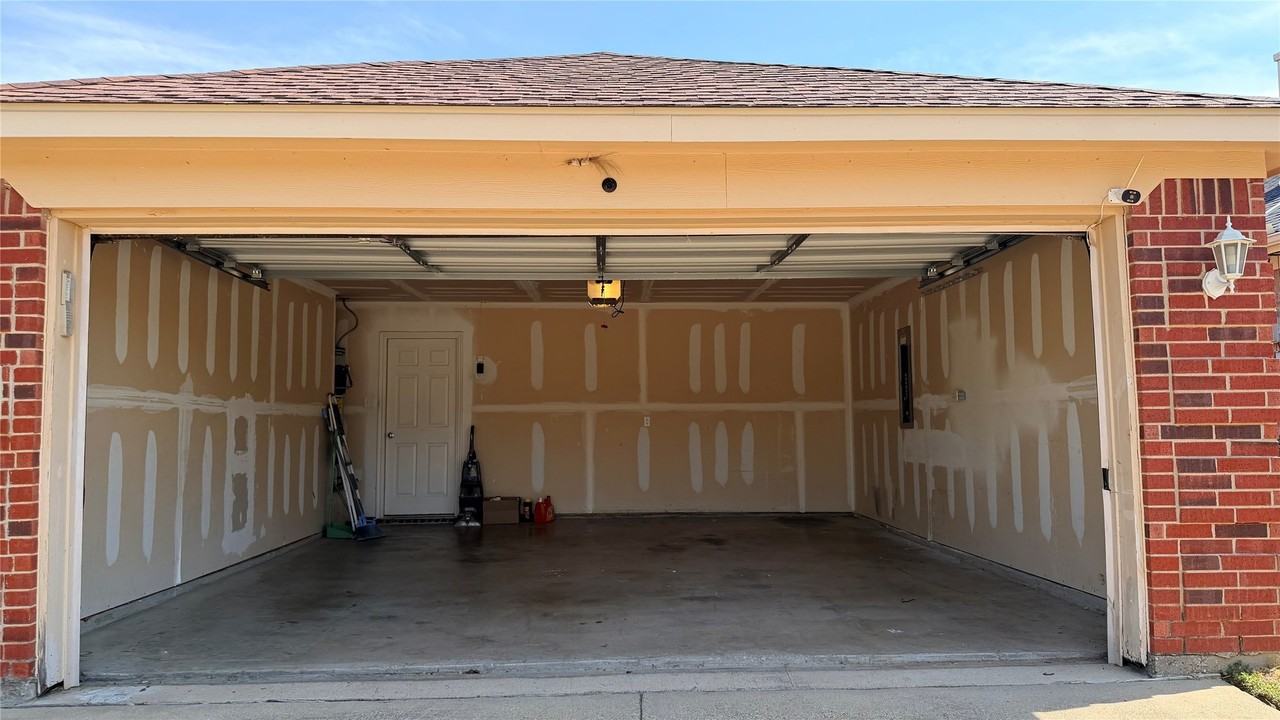 2013 Kingsbrook Trl - Photo 2 of 14