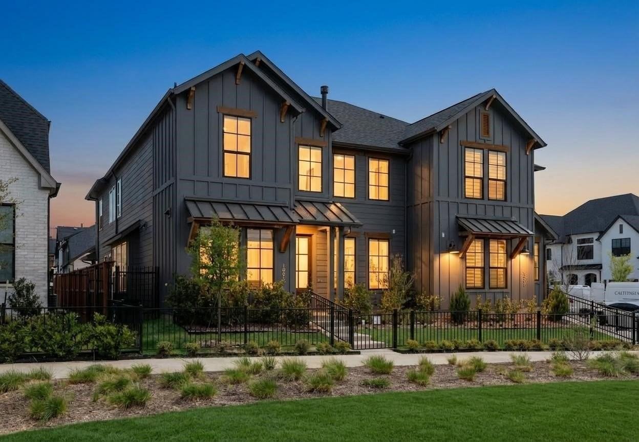 13615 Dalewood Mews - Photo 2 of 39