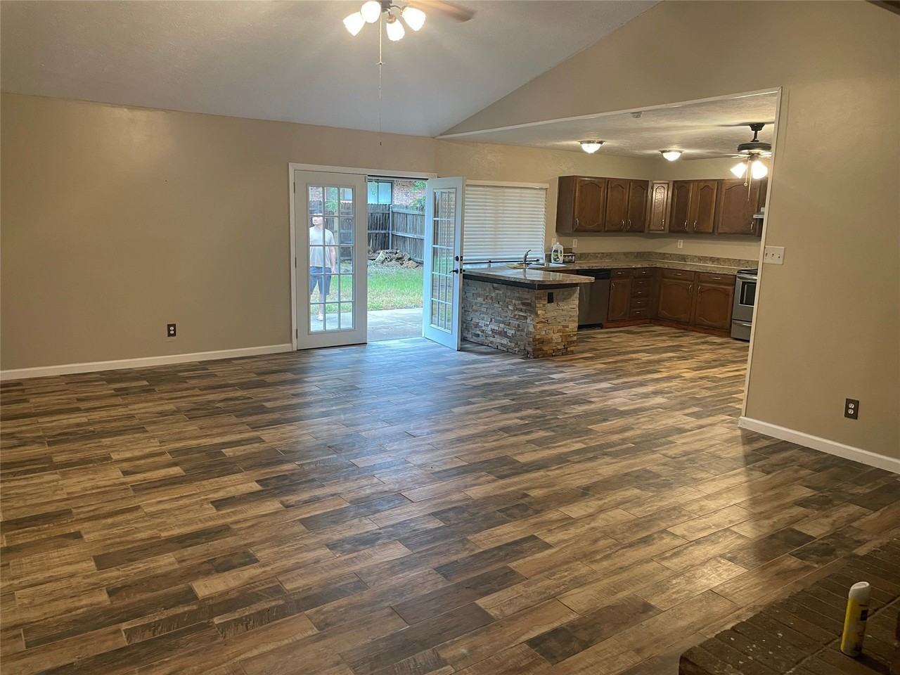 3916 Longmeadow Way - Photo 4 of 8
