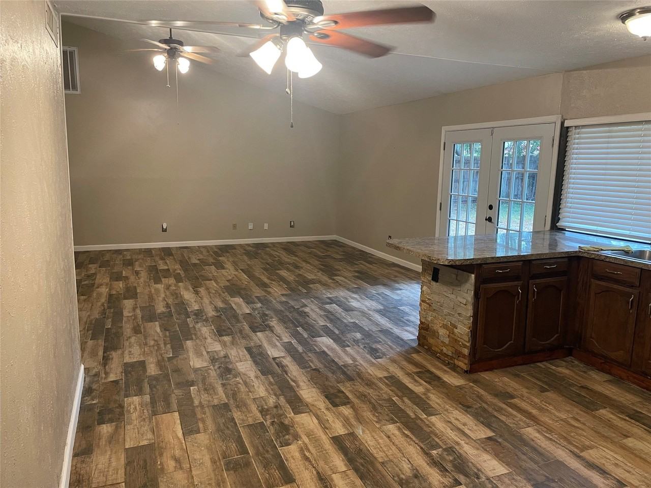 3916 Longmeadow Way - Photo 5 of 8