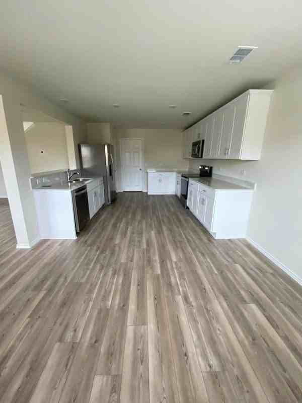 405 S Hopson St - Photo 3 of 13