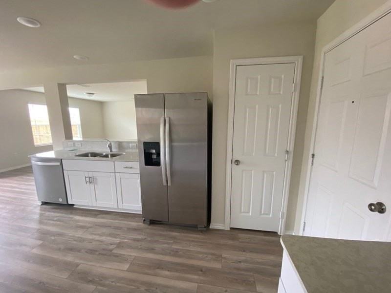 405 S Hopson St - Photo 4 of 13