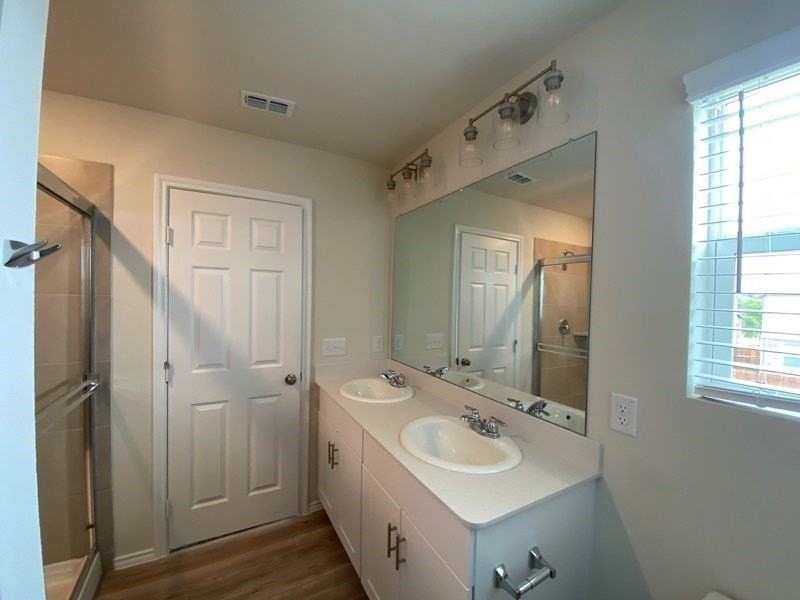 405 S Hopson St - Photo 6 of 13