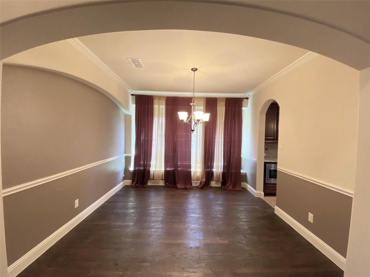 3901 Jeanette Ln - Photo 3 of 23