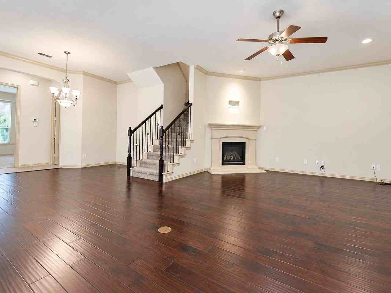 219 Carrington Ln - Photo 5 of 25