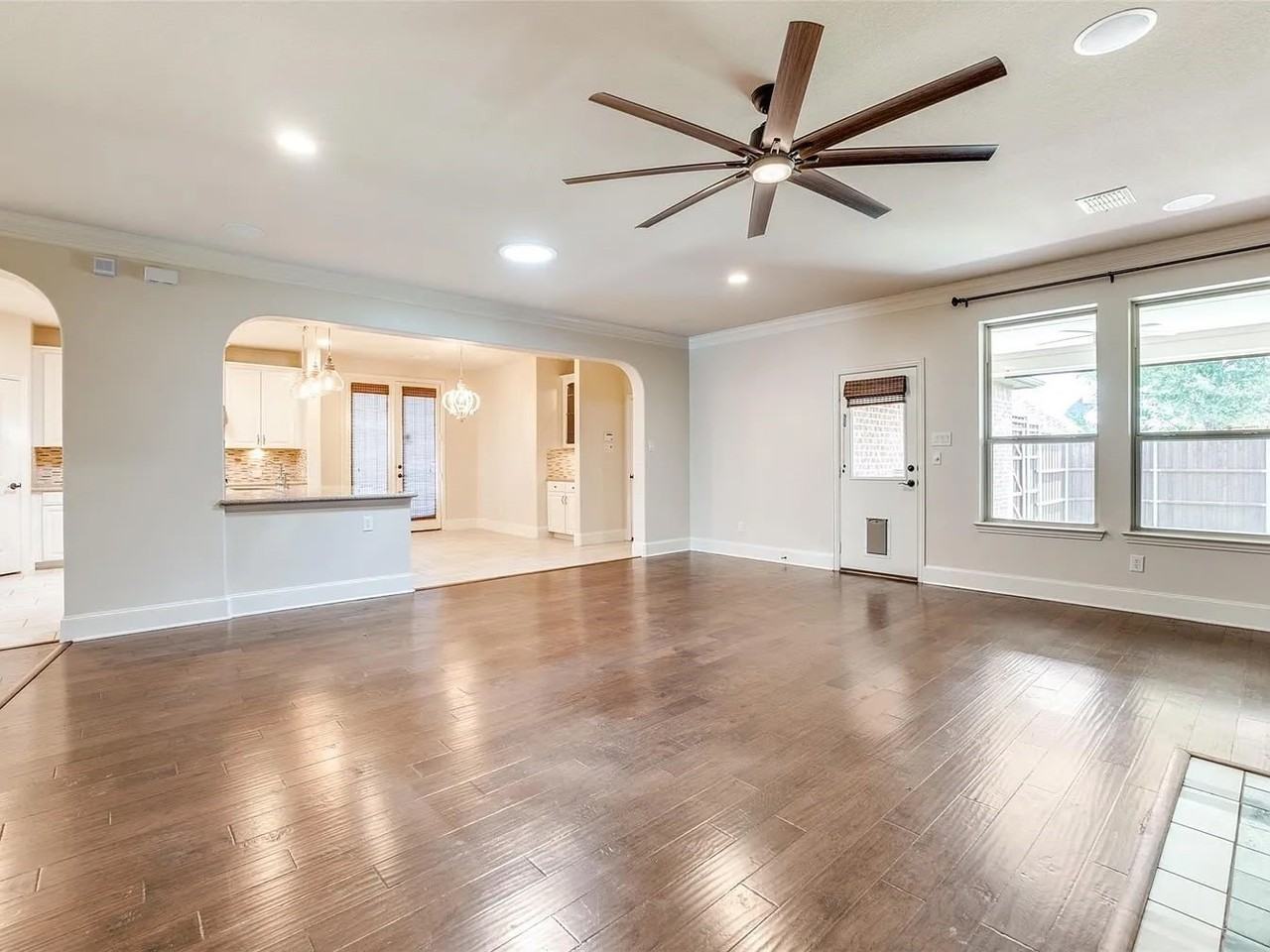 13086 Early Wood Dr - Photo 3 of 7