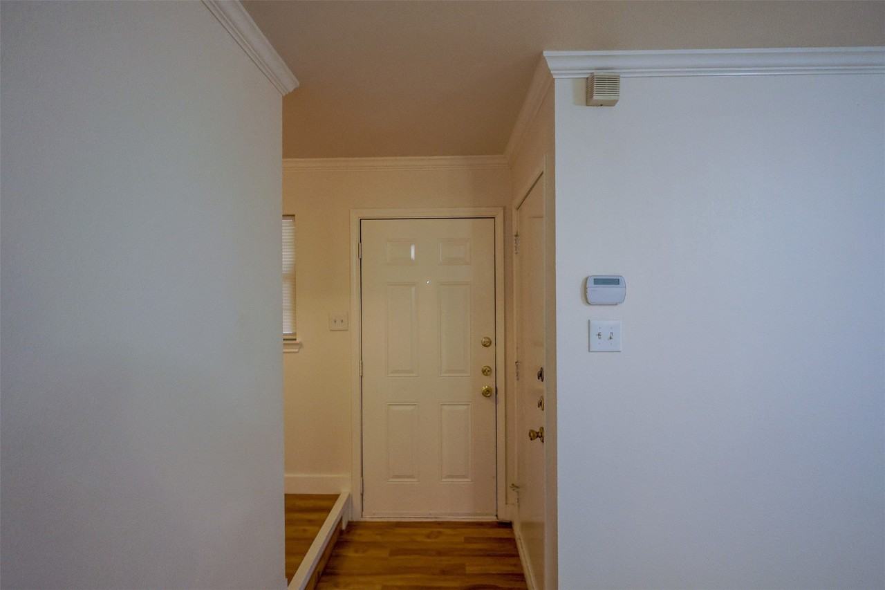 1208 Village Garden Dr - Photo 6 of 23