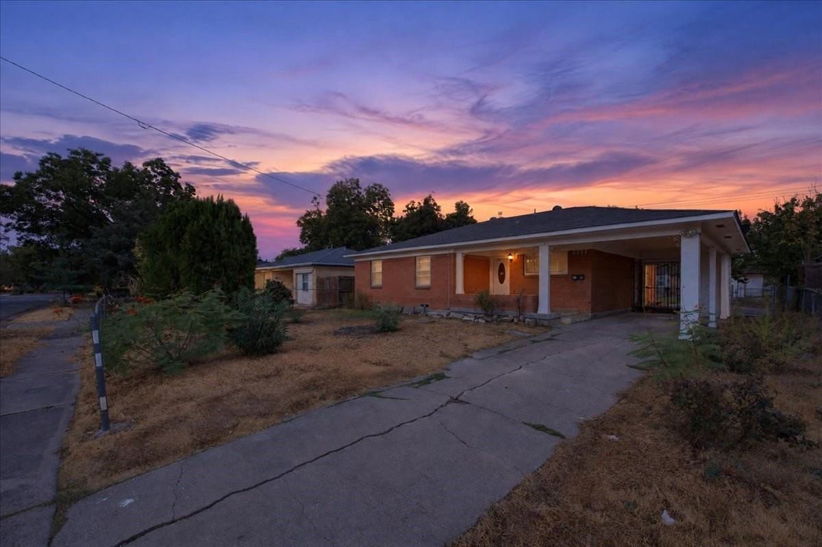 1919 Yucca Dr - Photo 2 of 27
