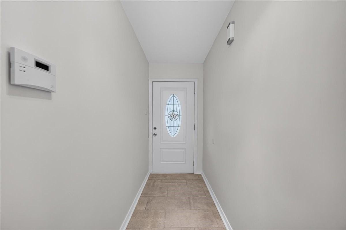 1919 Yucca Dr - Photo 4 of 27