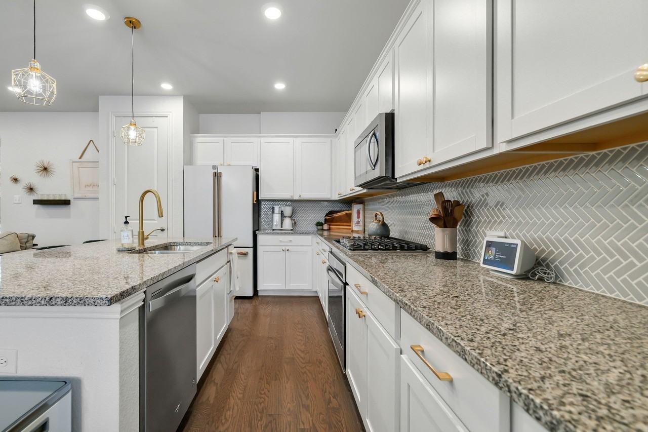 816 Pearl Pl - Photo 6 of 27