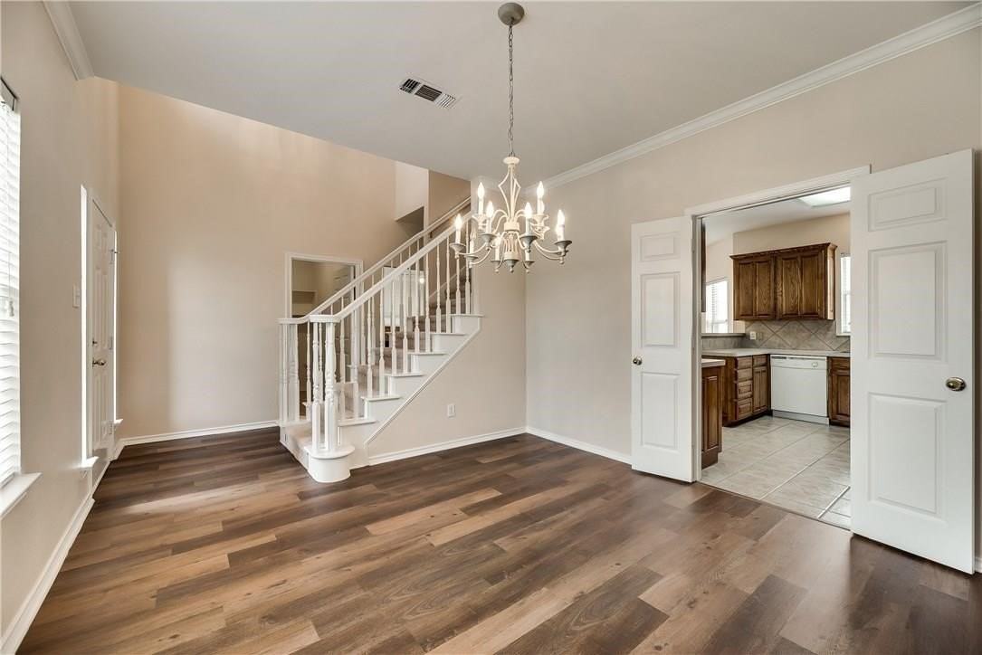 2609 Creekbend Dr - Photo 6 of 24