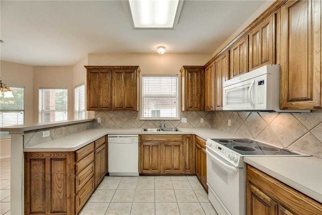 2609 Creekbend Dr - Photo 7 of 24