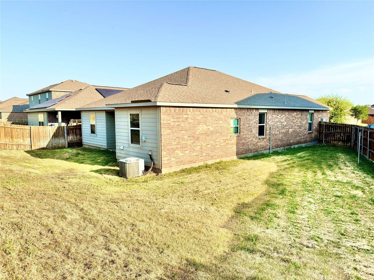 308 Curt St - Photo 3 of 29