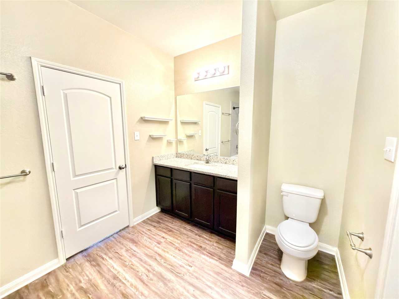 308 Curt St - Photo 5 of 29