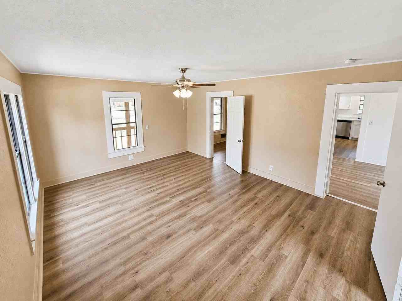 122 Olive St - Photo 6 of 16