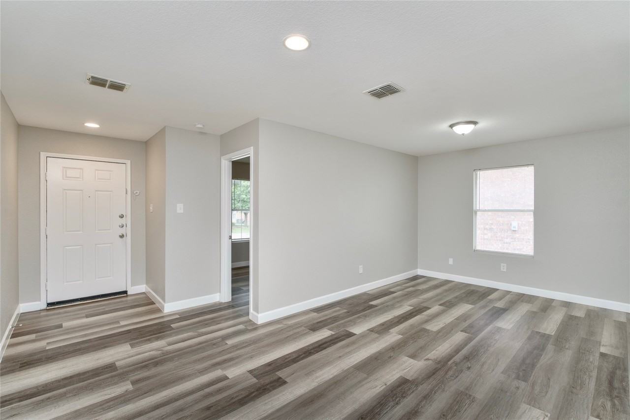 829 Santa Rosa Dr - Photo 5 of 23