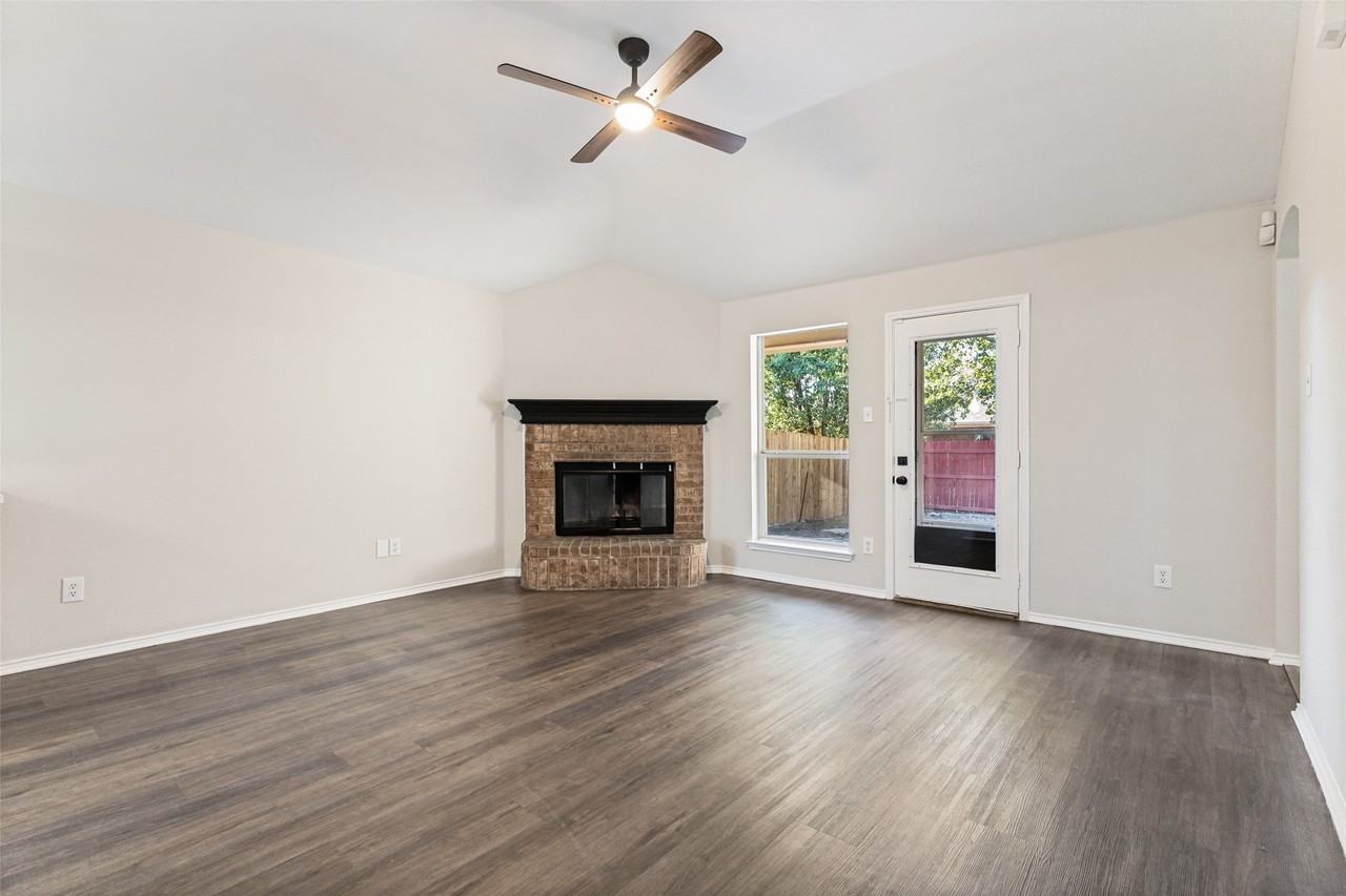 4545 Grainland Ct - Photo 6 of 25