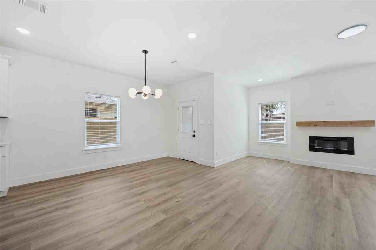 1340 Elmwood Ave - Photo 4 of 25